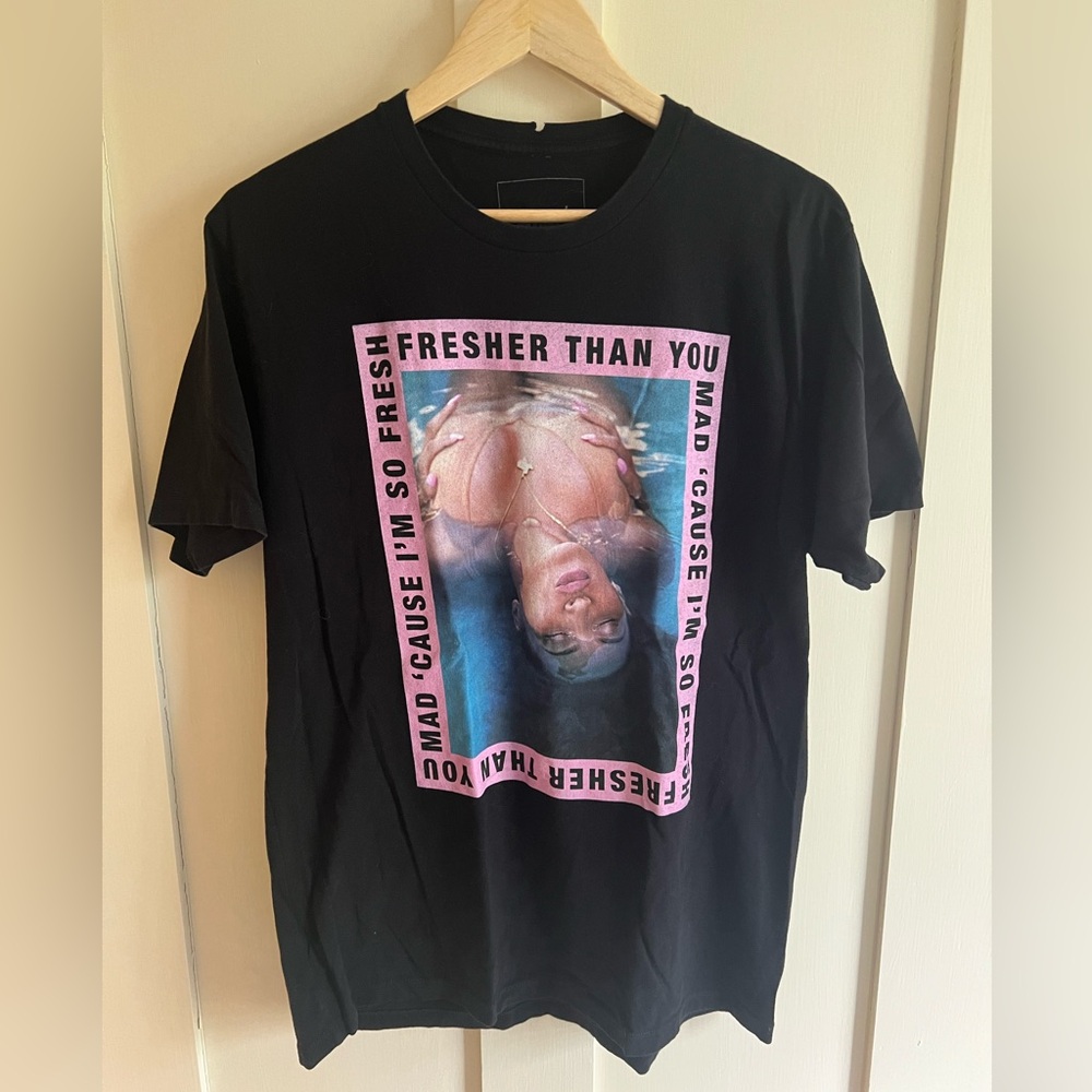 Official Beyoncé ‘Fresher Than You’ t shirt size Large.